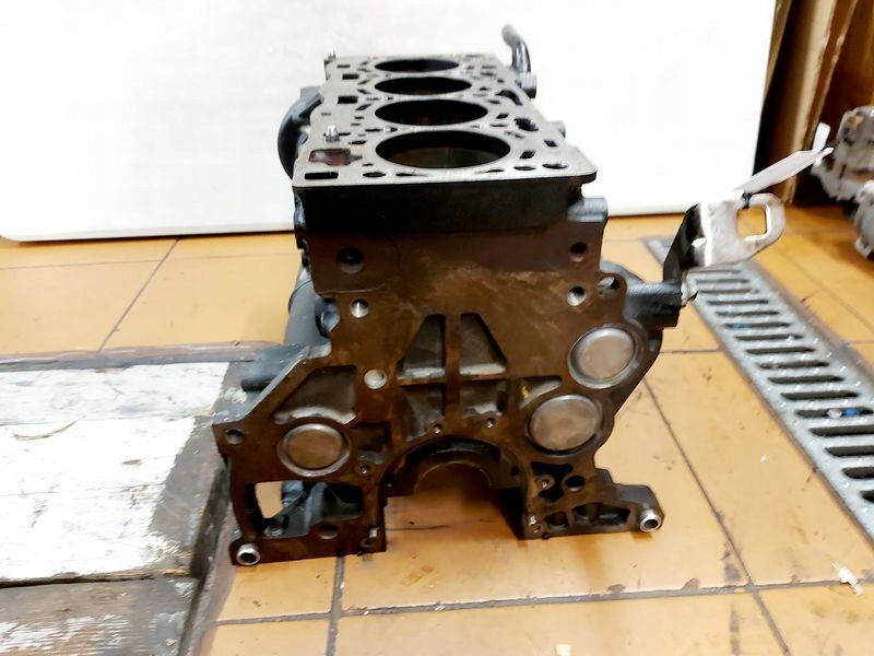 фото №9, Audi a4 b8 2.0 tdi блок двигуна cay dfg 03n023c