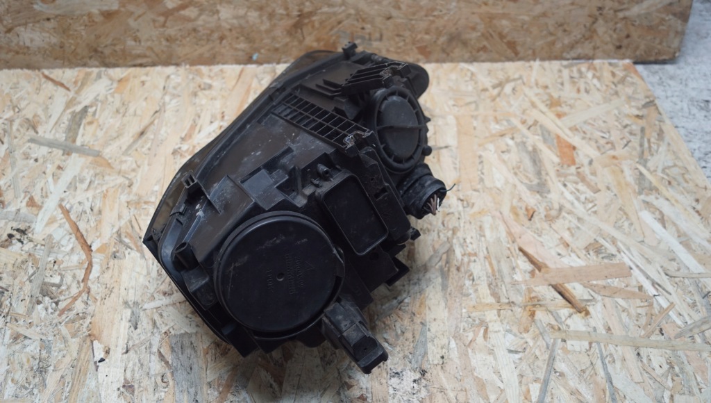 Лампа правий перед audi a4 b8 рестайлінг  8k0941004ac Оригінал