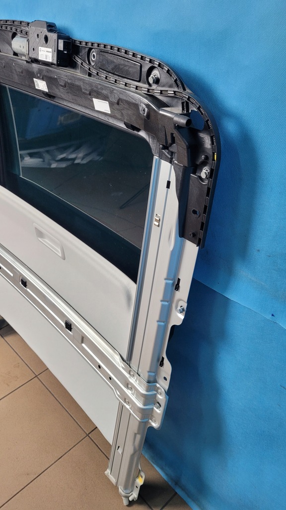 фото №13, Mercedes w206 c200 люк панорама a2067801800 a2239000532 a2067801401