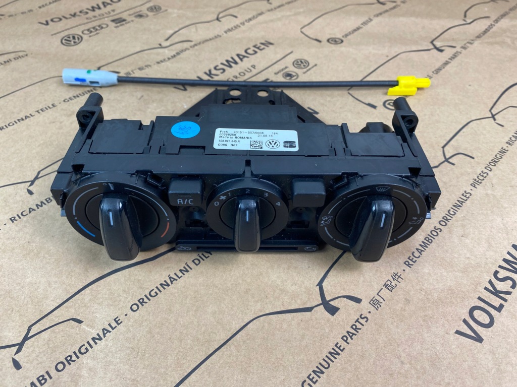 фото №1, Gd vw up панель кондиционера 1s0820045r