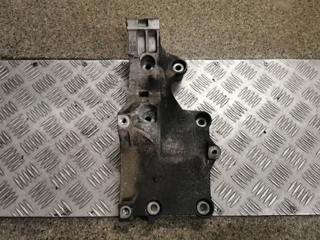 фото №1, Кронштейн генератора vw оригинальный номер 03c903143a