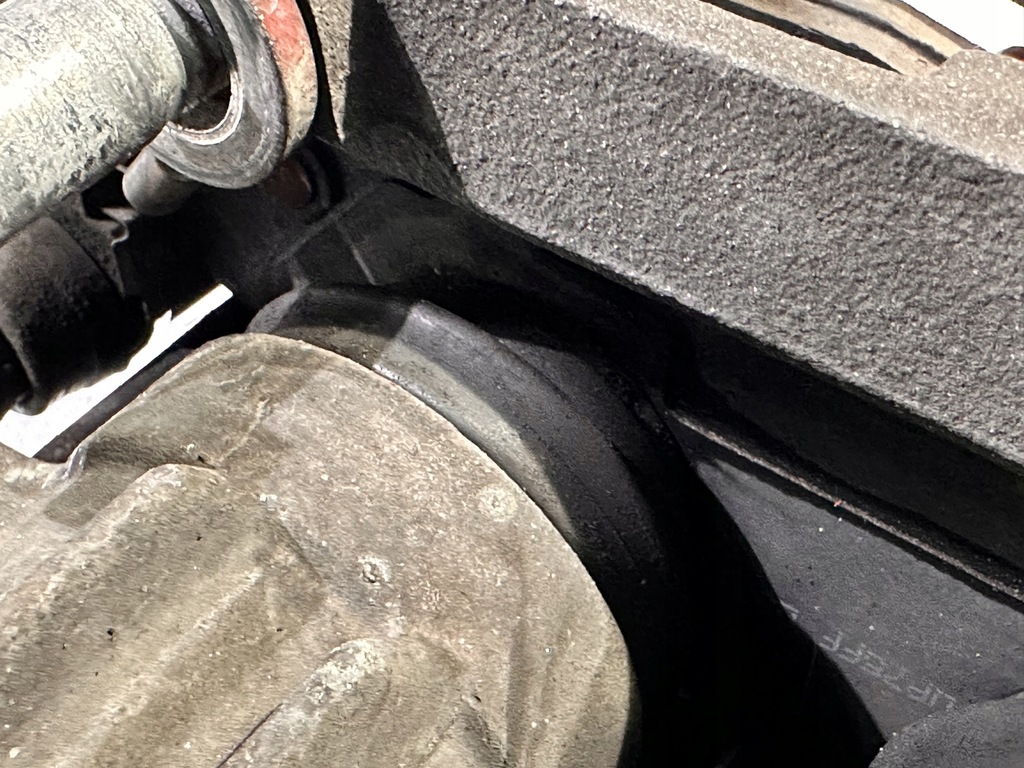 фото №13, Суппорт тормозной перед передний правый chevrolet corvette c5 1997 - 2004