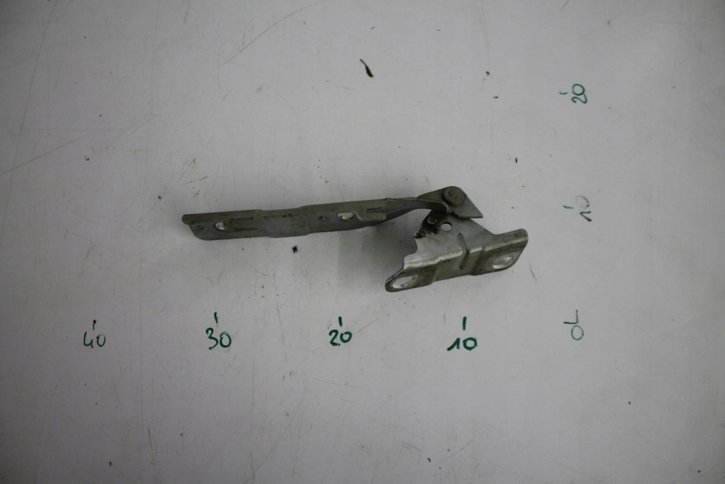 фото №1, Петля капот левый перед citroen c5 ii x7 08-17