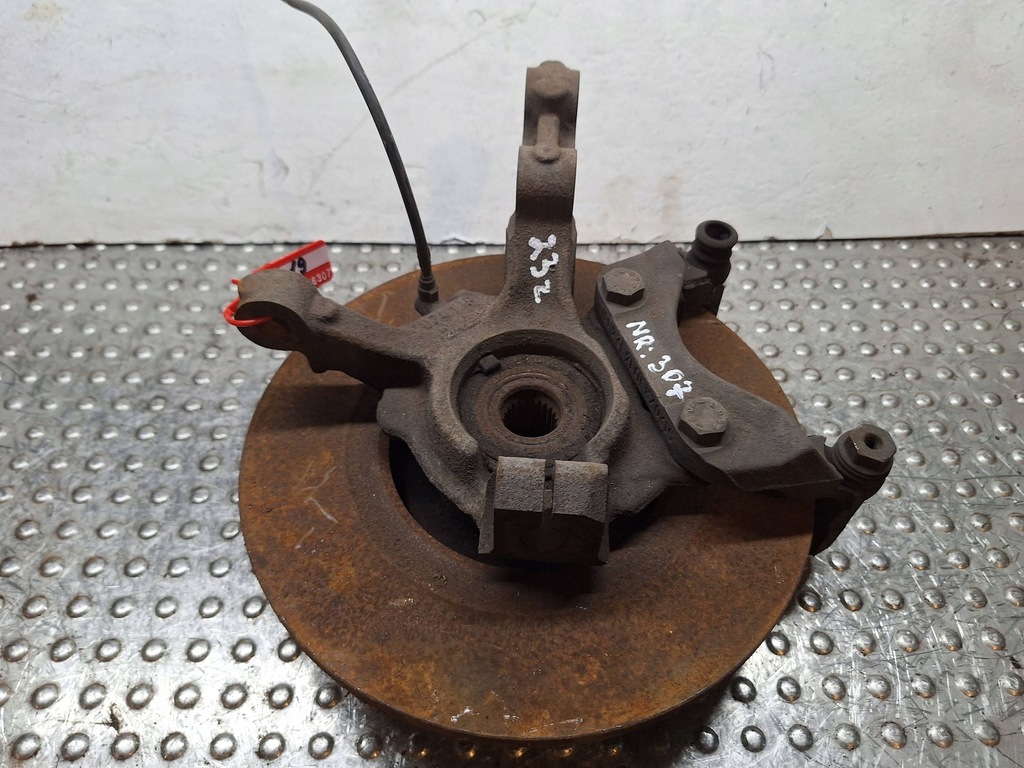 фото №1, Поворотный кулак перед левая 8200663586 renault twingo ii 1.2 1.6 tce 1.5 dci 07-