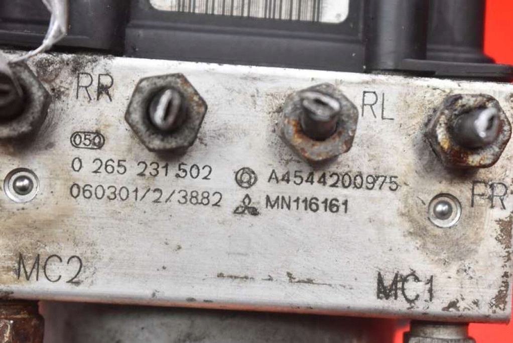 фото №9, Насос abs mn116161 mitsubishi colt 6 vi z30 1.5 did 95 km 02-09