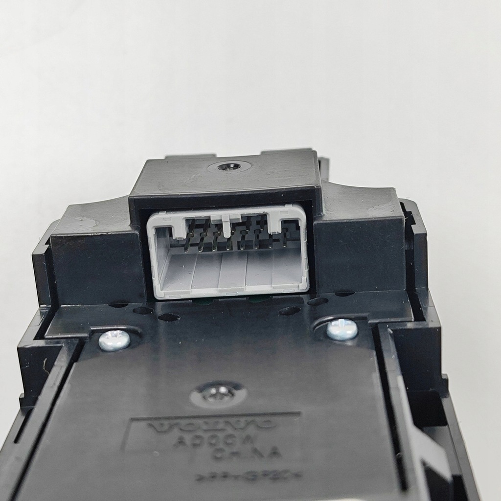 фото №6, Volvo xc60 2023 кнопка зажигания запуск / стоп