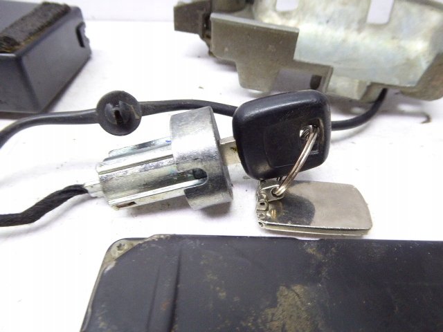 фото №12, Volvo s40 v40 lift 00-04 набір стартовий бортовий комп'ютер замок запалювання ключ 1.8 16v