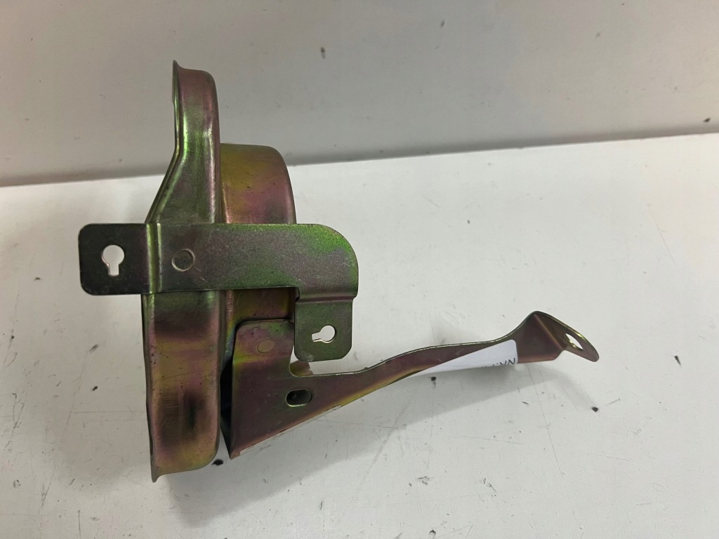 Mitsubishi l200 2005- кронштейн фільтра паливної  нове oem Недорого