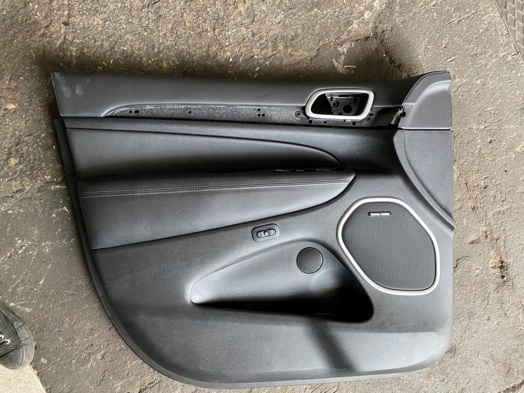 фото №1, 138 jeep grand cherokee wk2 lift обшивка передний l