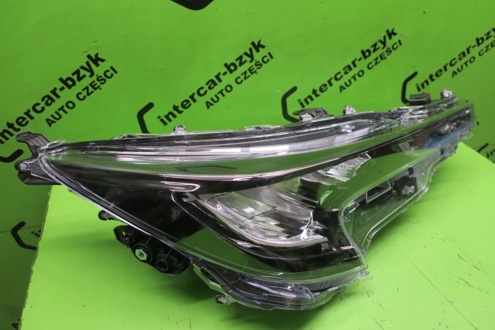 фото №2, Corolla e21 swace kombi фара правий full led