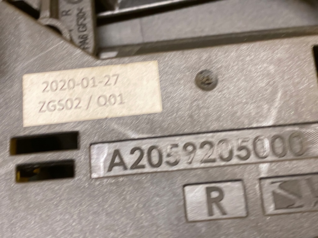 Ручка замок складывания сиденье правая mercedes w257 Недорого