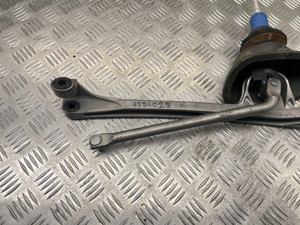 фото №13, Bmw f20 выборщик домкрат тросы переключения передач 7596023