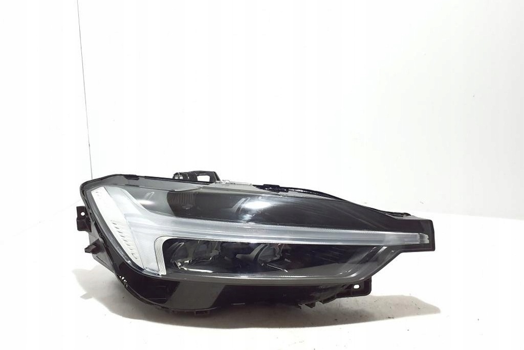 фото №9, Лампа права передня volvo xc60 ii 246 32420440 2021