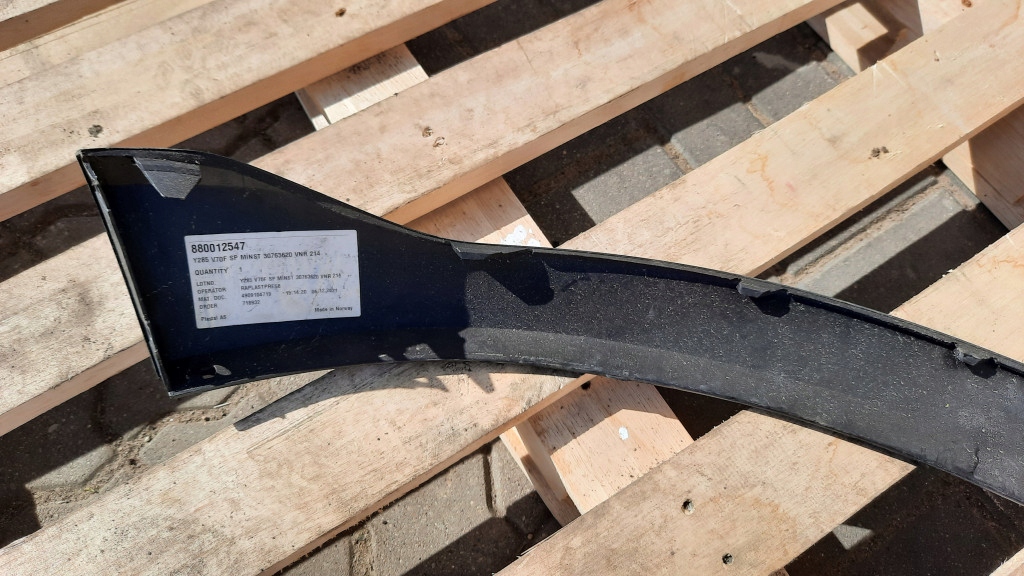 фото №13, Накладка бампера перед 30763620 volvo v70 iii