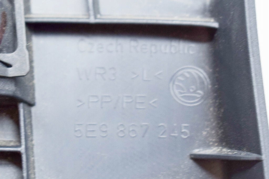 фото №9, Skoda octavia 5e 2.0 tdi rs задний левый блок двигателя d верхний молдинг 5e9867245 135k