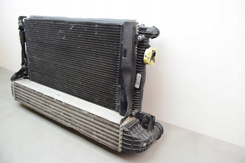 Комплект радіатор audi a1 8x1, 8xk 5q0959455am 1.4l бензиновий 136kw 2014 Зі Шроту