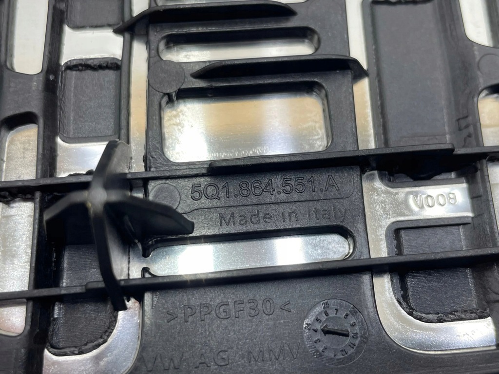 фото №10, Volkswagen touran iii 2024 підніжка