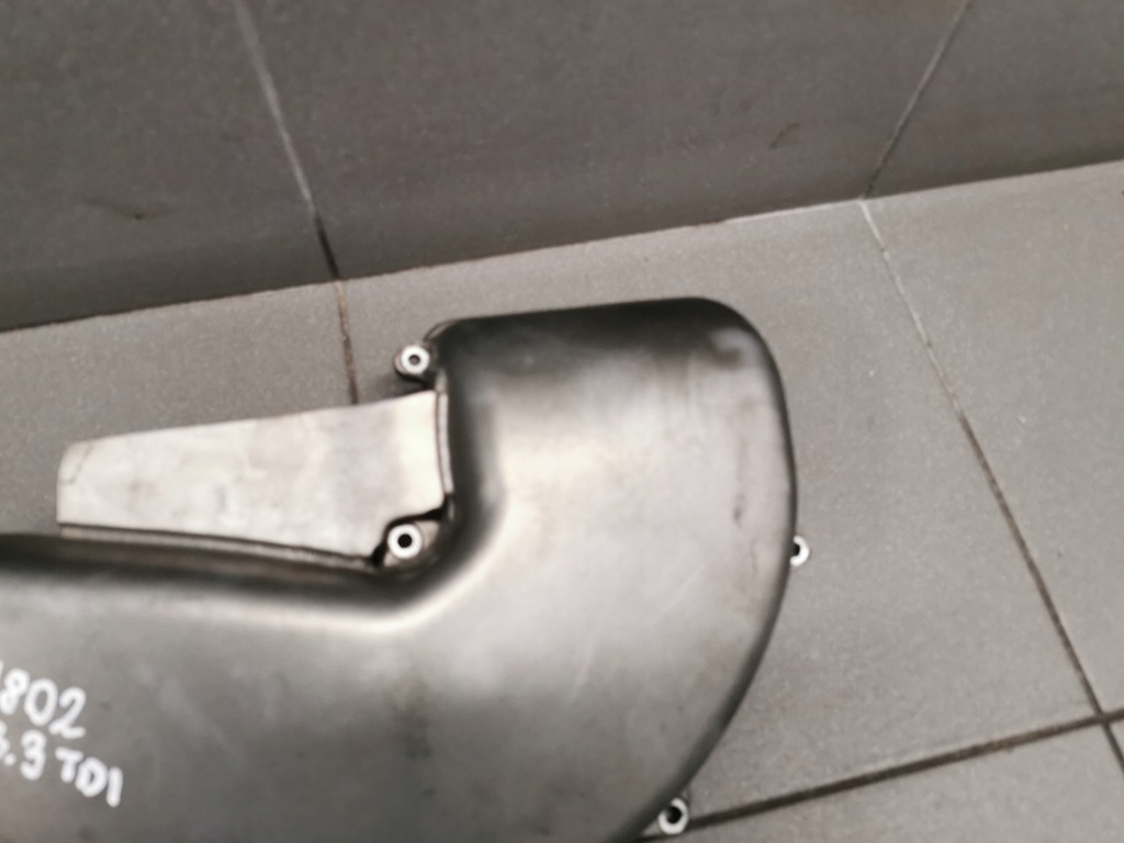 фото №4, Воздухозаборник воздуха audi a8 d2 3.3 tdi 057129726d