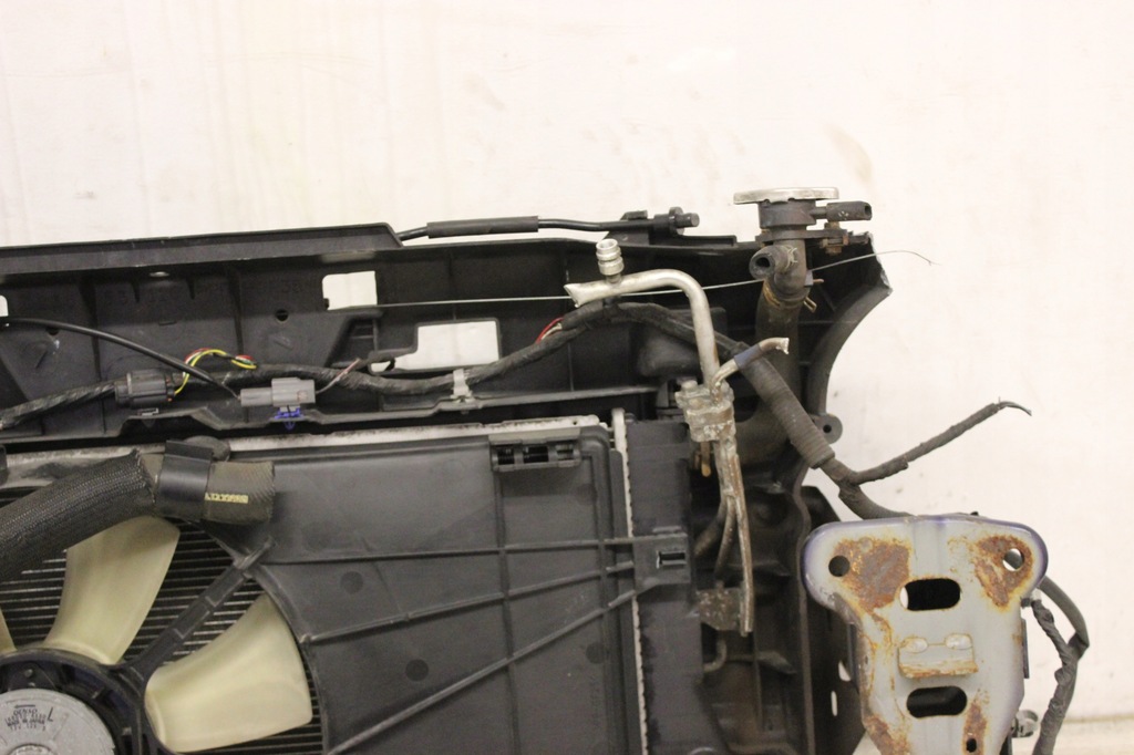 фото №8, Pas передний радиатор mazda 5 v 2005-2010r 2.0 d