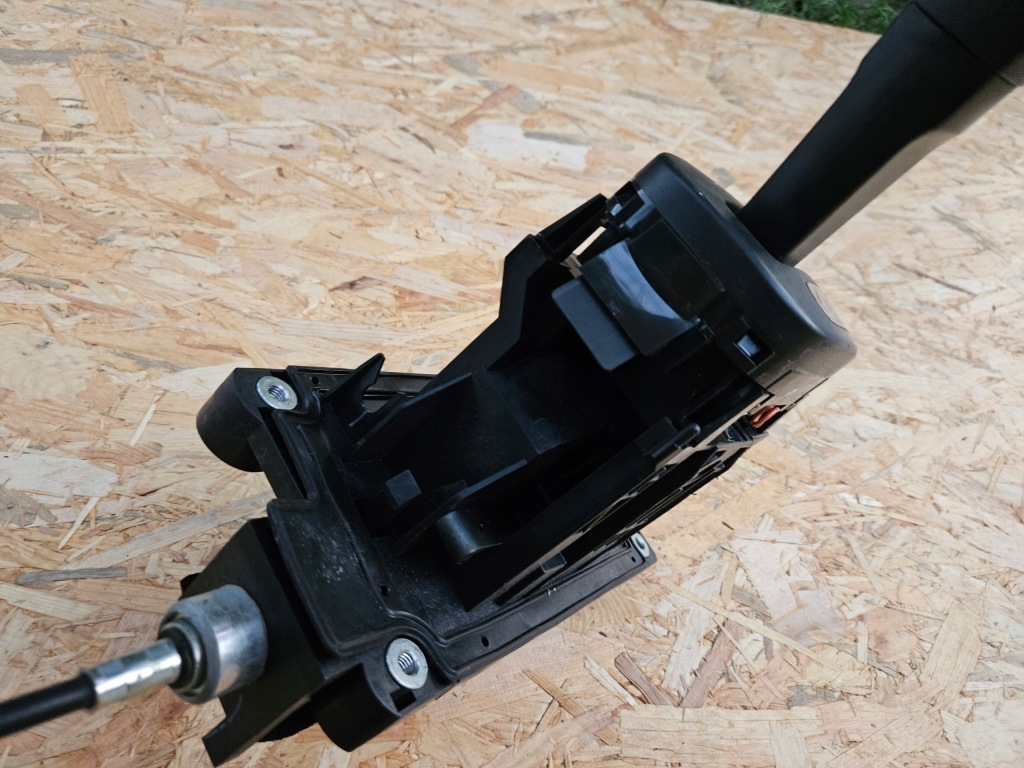 Куліса  трос перемикання передач автоматична коробка передач nissan cube z12 Доставка