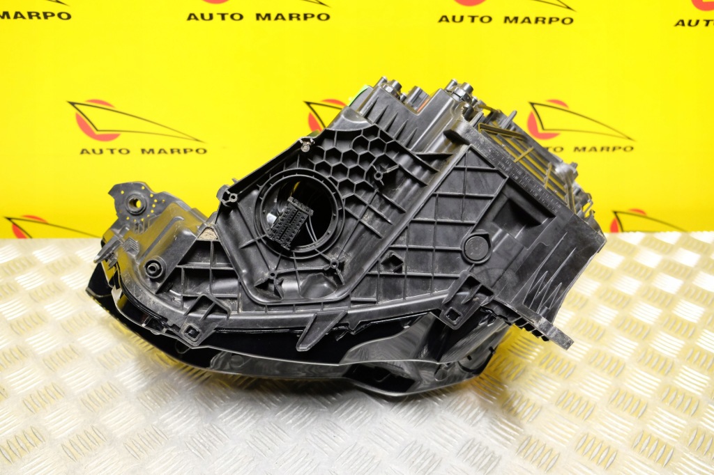 Audi q3 2018- фара фара led правый  америка Доставка