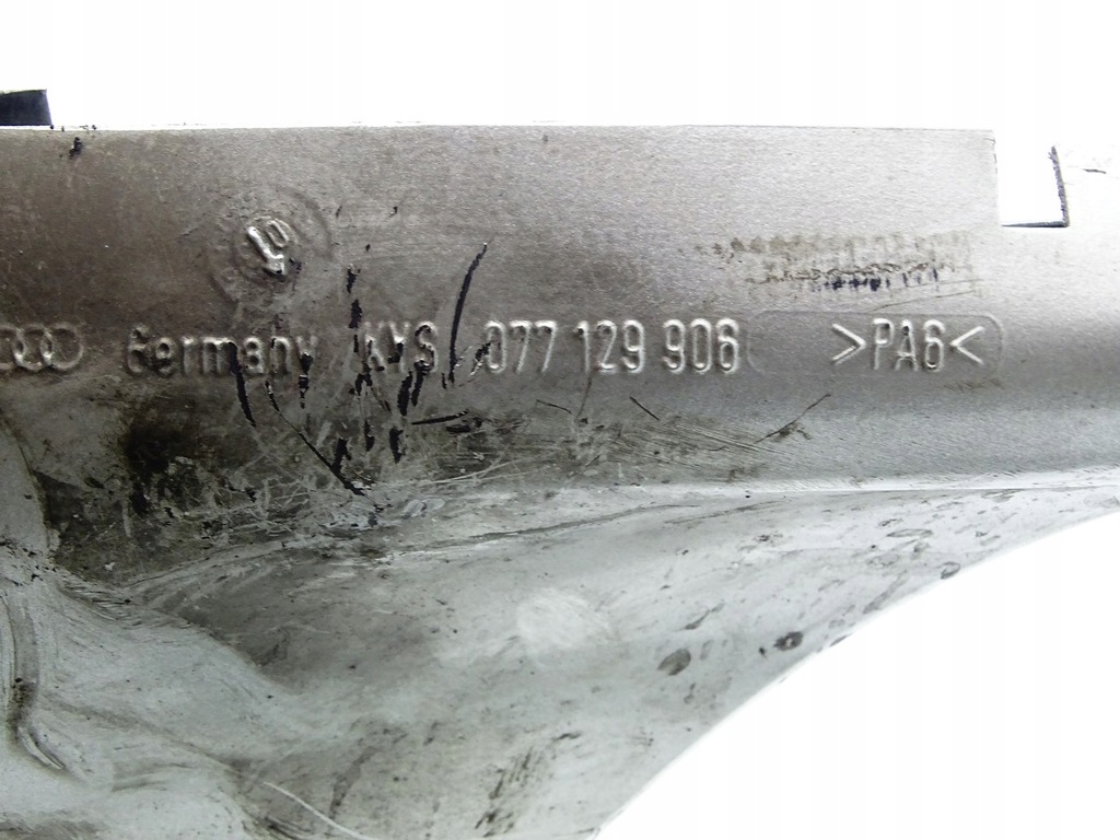 фото №10, Корпус фильтра воздуха карбон audi rs6 c5 4.2 bit 077133837af 077133835k