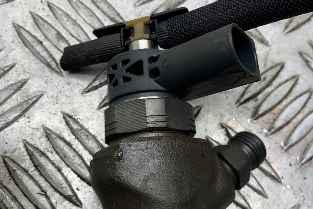 фото №7, Инжектор vw passat variant b7 365 03l130277j 2.0l дизель 130kw 2012