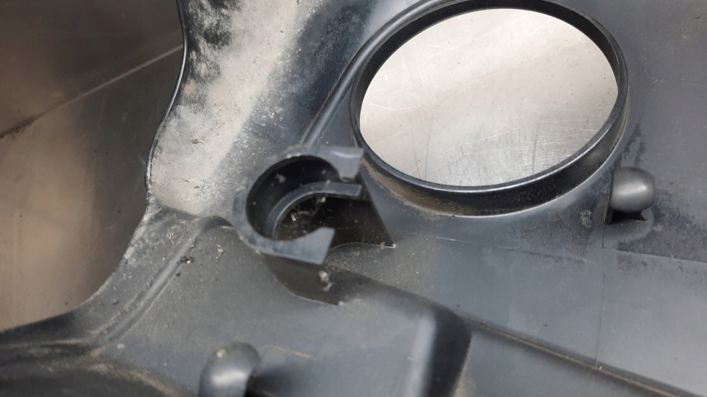 фото №14, Крышка двигателя 08653495 volvo s60 v70 ii 2.4 d5