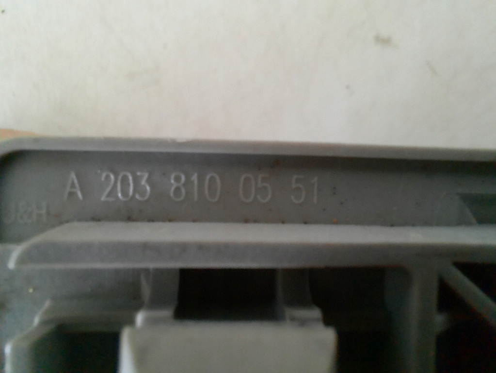 фото №7, Mercedes w203 00-04 kombi кронштейн ручка потолочный комплект a2038100551