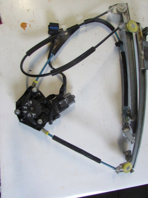 фото №1, Подъемник стекло правый перед alfa romeo gt 6 pin