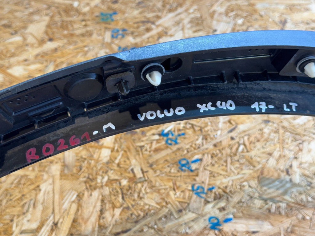 фото №12, Volvo xc40 xc-40 17- молдинг накладка na крила лівий задня задня