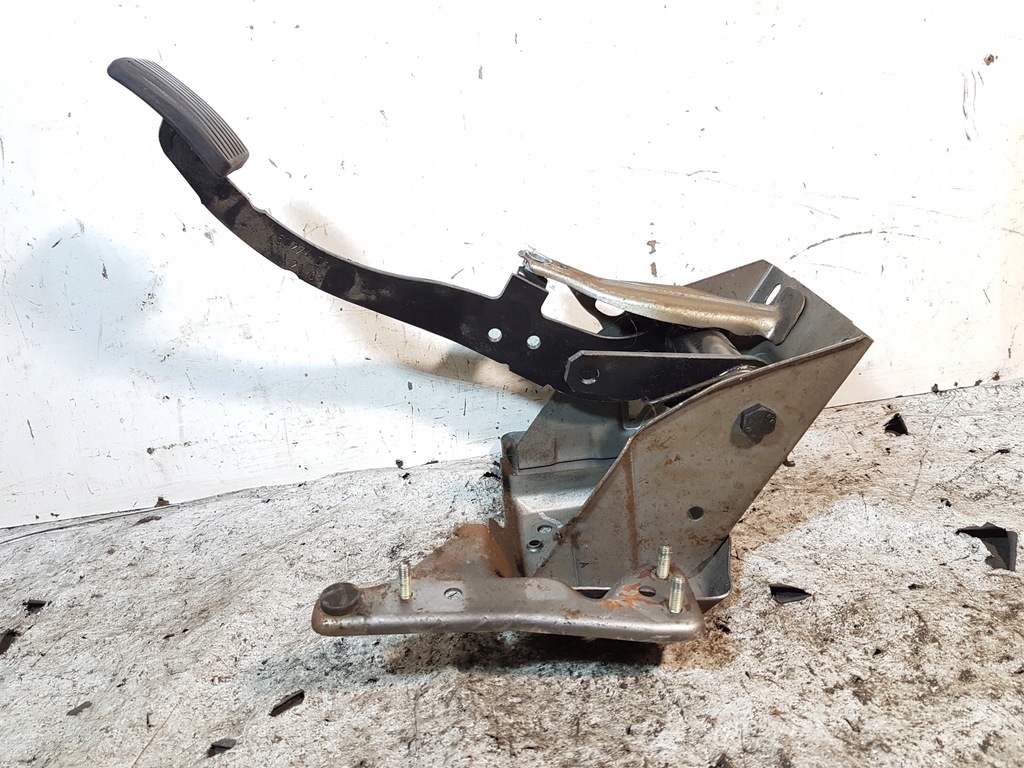 фото №2, Педаль тормоз mitsubishi space star