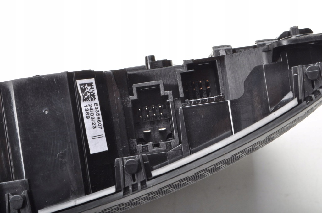 фото №8, Mercedes eqb x243 освещение лампа кабины салона 23r a0009001639