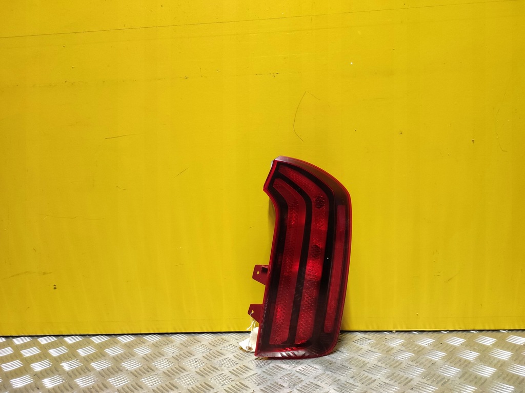 фото №1, Kia telluride 2020- лампа задня права usa