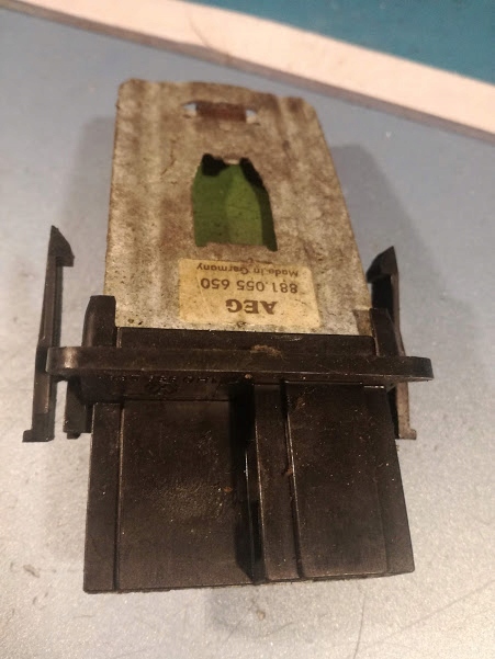 фото №6, Резистор резистор вентилятор vw golf iii 881055650