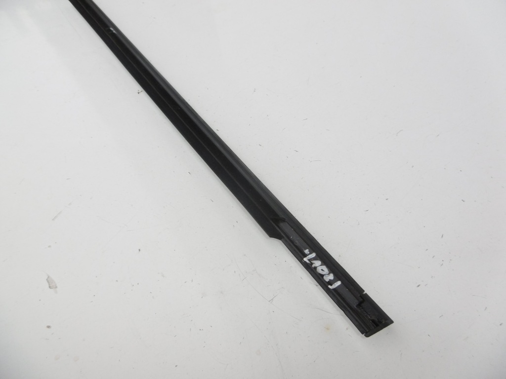 фото №8, Молдинг уплотнитель дверь правый задняя mercedes w166