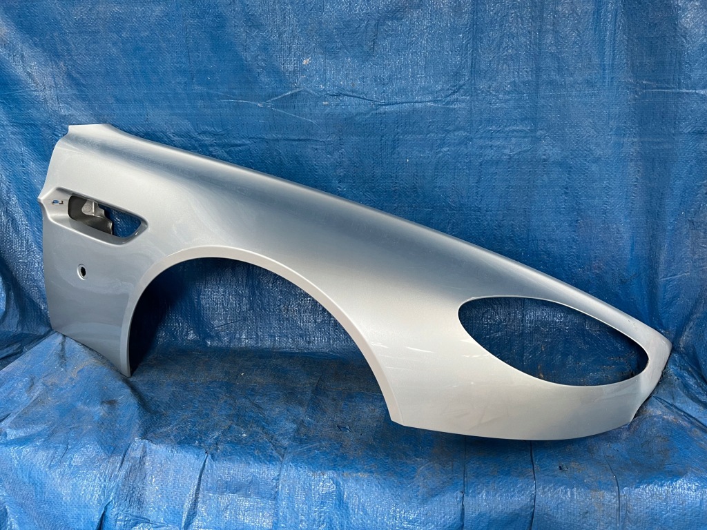 фото №1, Aston martin vantage 05-17 правий передній крила