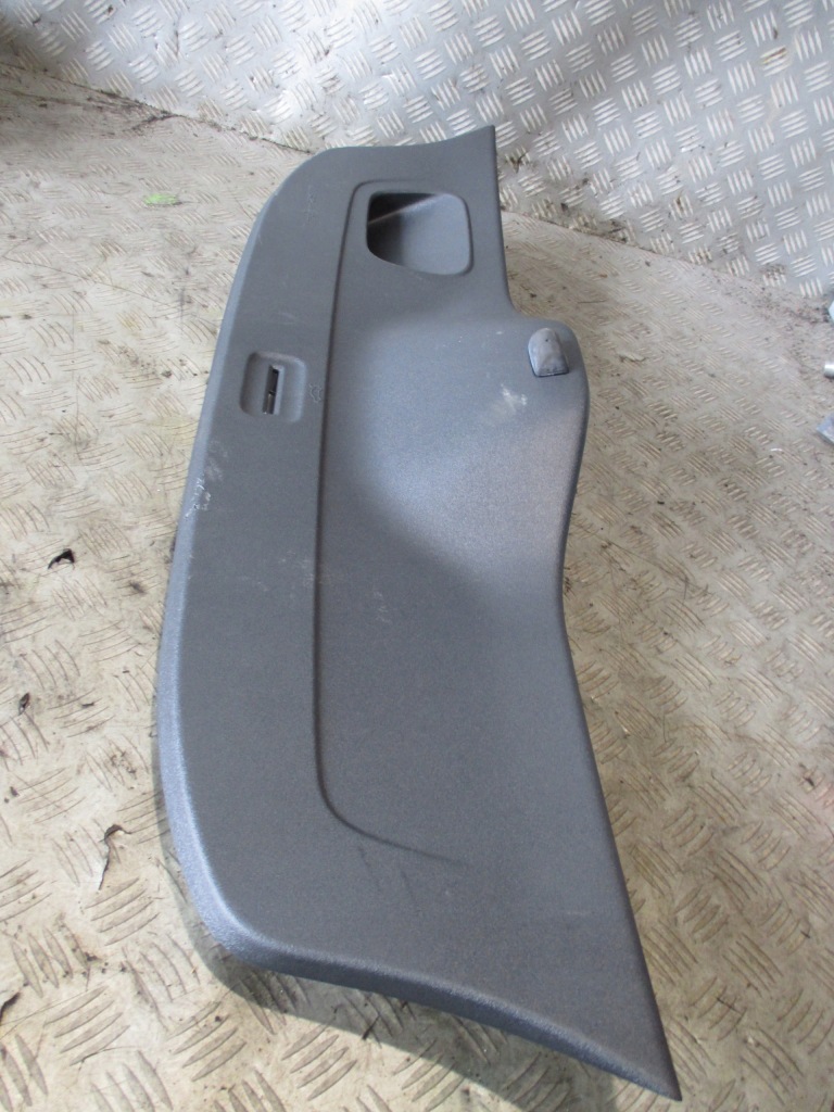 фото №1, Vw up 1.0 mpi 2017 оббивка кришки багажника 1s0867601c