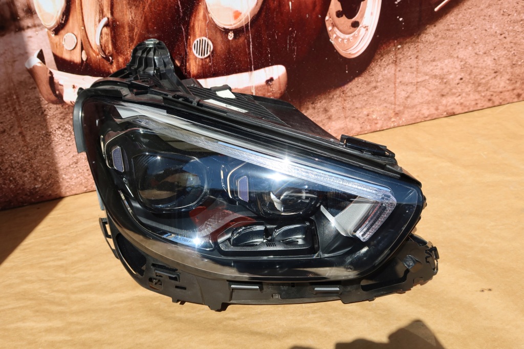 Купити Mercedes w213 9068409 multibeam права фара