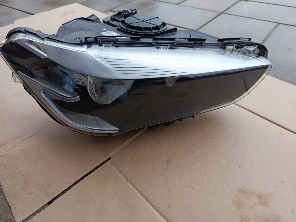 Фара фара правий права перед звичайна європа bmw x1 f48 7346534 Зі Шроту