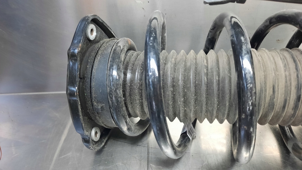 фото №8, Амортизатор передній перед правий 32346473 volvo xc40 c40