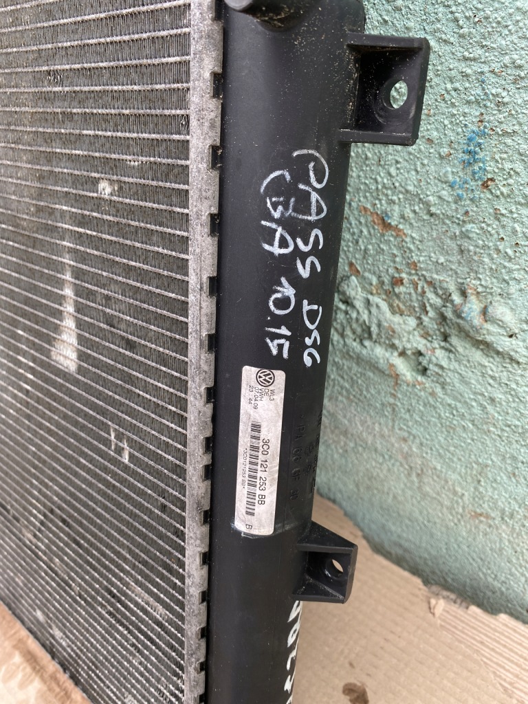 Радиатор воды vw passat b6 3c0121253bb в Украине