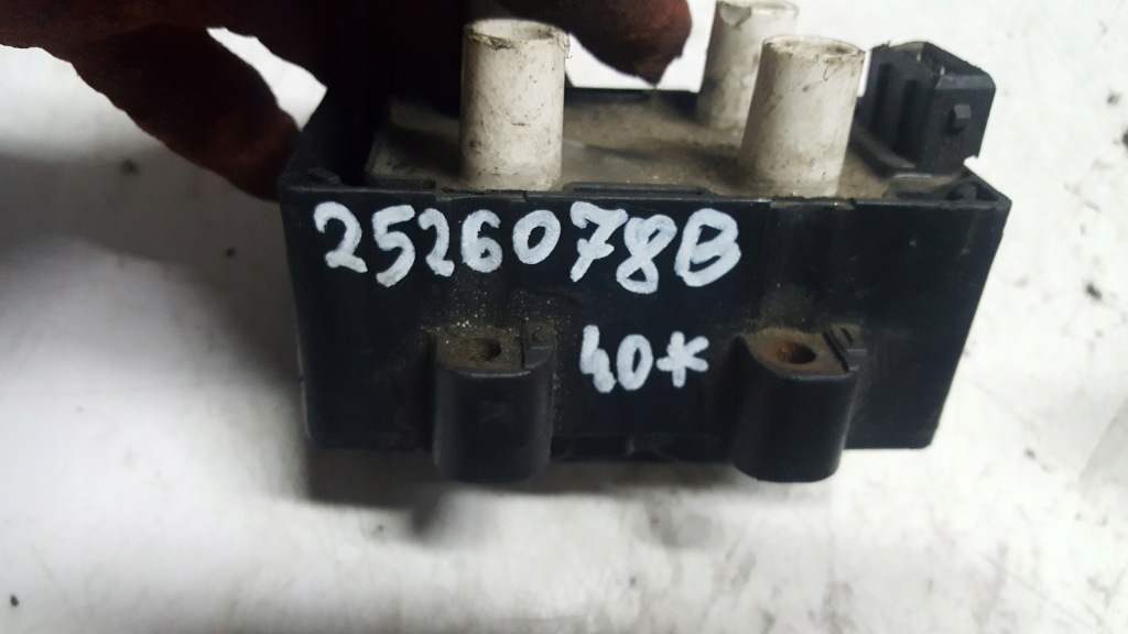 фото №3, Катушка зажигания renault clio ii 1.2 benz 2526078b