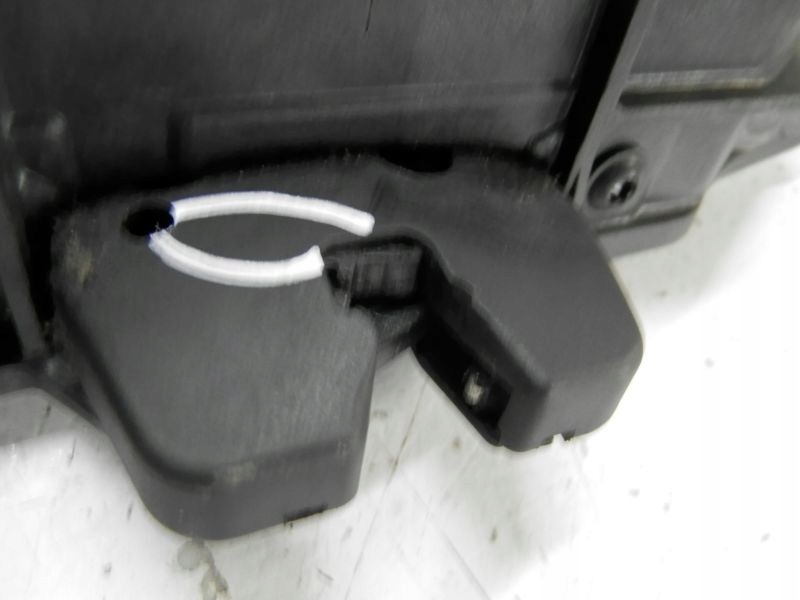 фото №5, C2 замок крышки крышки багажника 05-08 3d ph2