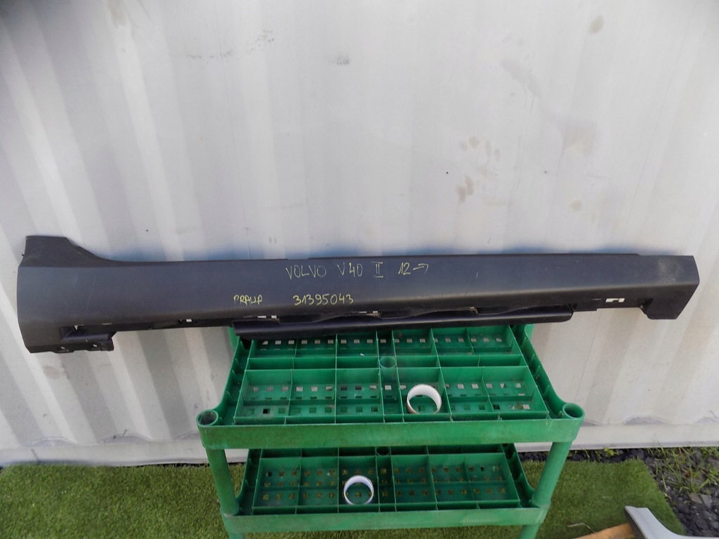 фото №1, Volvo v40 ii 2012- накладка молдинг порог правая 31395043 0ryginał