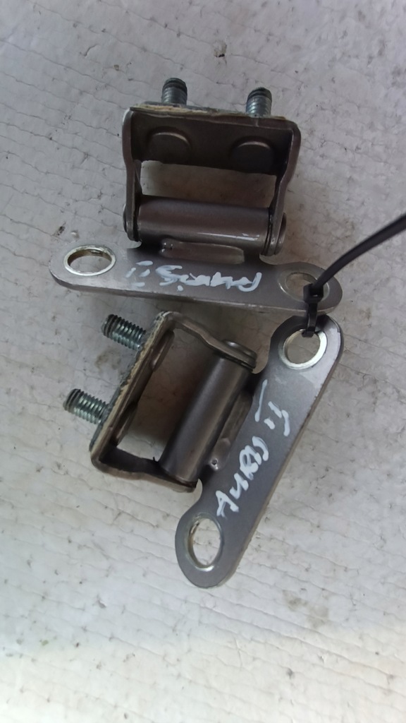 фото №1, Петли крышки багажника auris ii