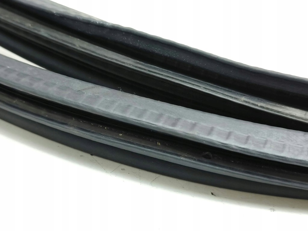 фото №11, Peugeot 308 2017 прокладка дверь передних