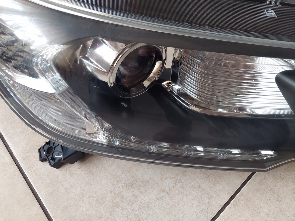 фото №7, Правая лампа - bi-xenon - led- honda cr-v iv - 2012