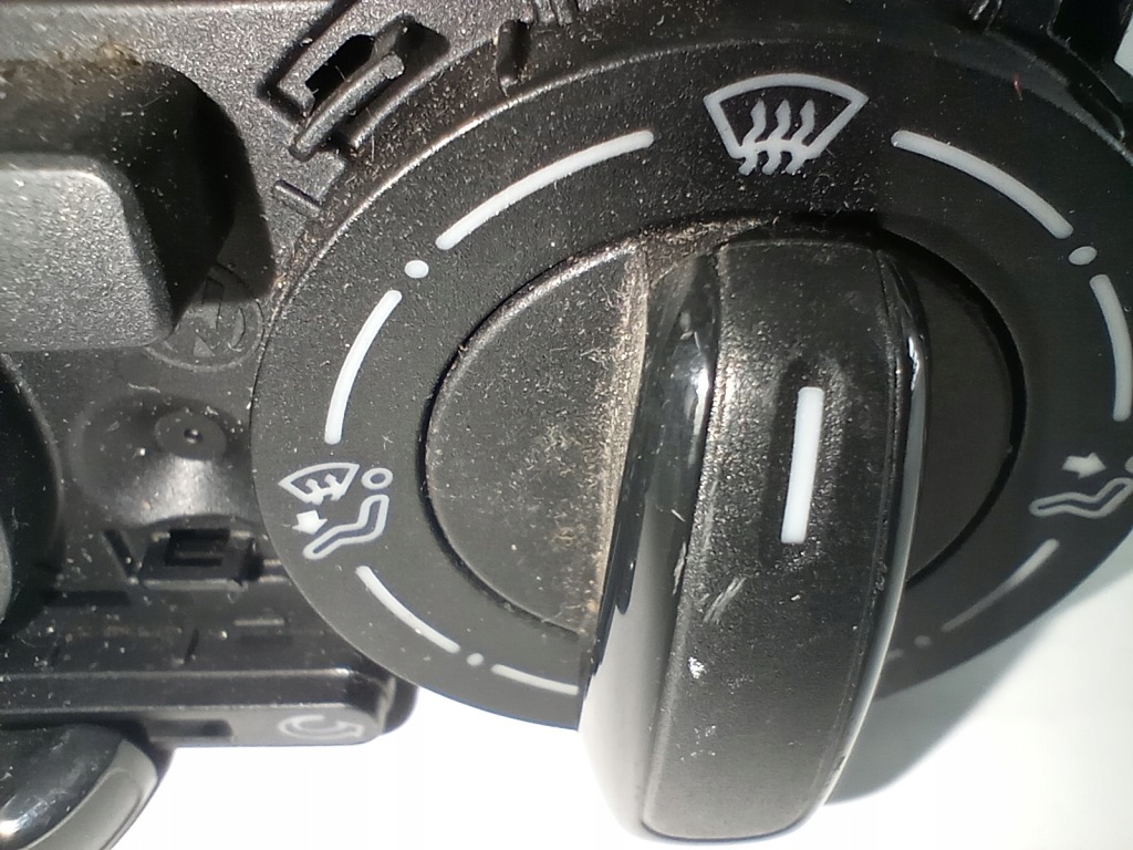 фото №7, Vw up панель кондиционера 1s0820045r europa