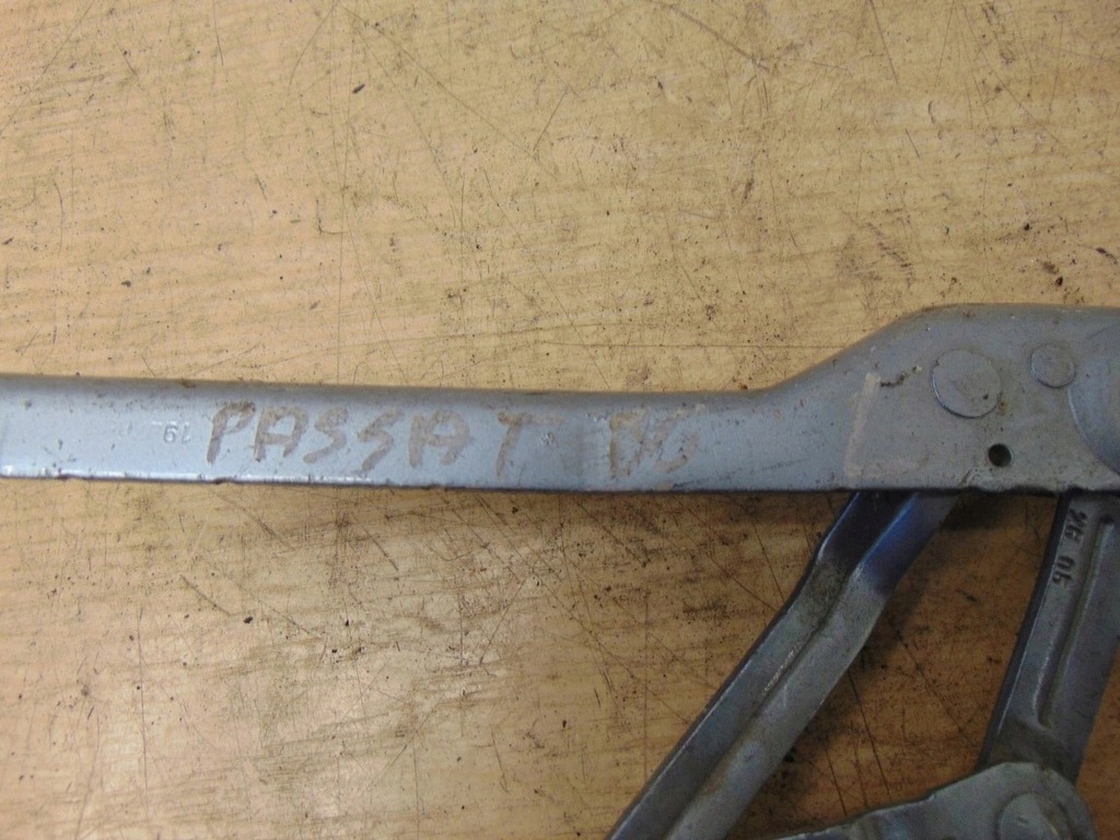 фото №5, Петля капот лівий vw passat b6 3c0823301c